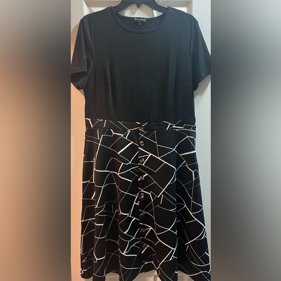 Women’s XL Dress - Picture 3 of 6